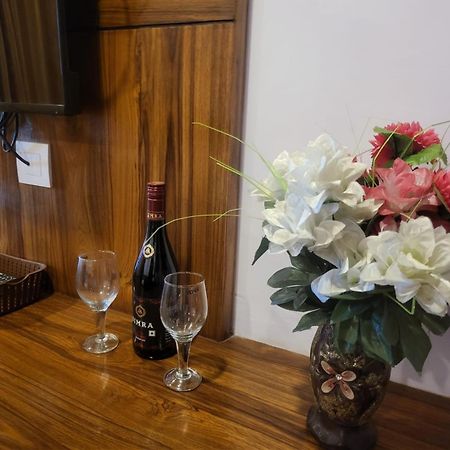 Hotel Kasauli View Cafe Restaurant Open Terrace Mountain View Exterior photo