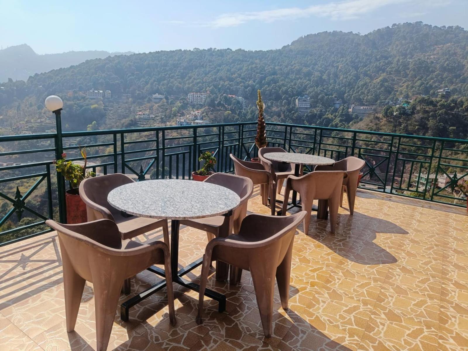 Hotel Kasauli View Cafe Restaurant Open Terrace Mountain View Exterior photo